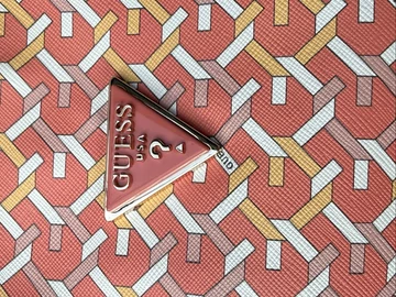 Guess 2 az 1-ben mintás női szett - korall színben