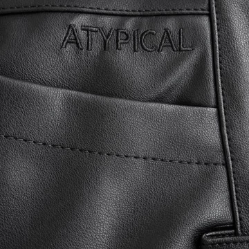 Desigual női műbőr nadrág -M- (Bolti ára: 44.000 Ft)