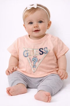 Guess baba póló - 3/6 M - ( Bolti ár: 8.800 Ft)