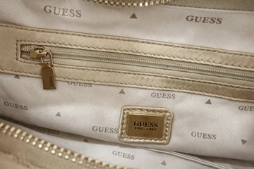 Guess arany flitteres kézitáska - statement darab  (Bolti ár: 59.900 Ft)