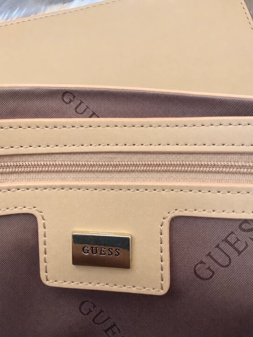 Guess Cozy Fur Monogram Válltáska