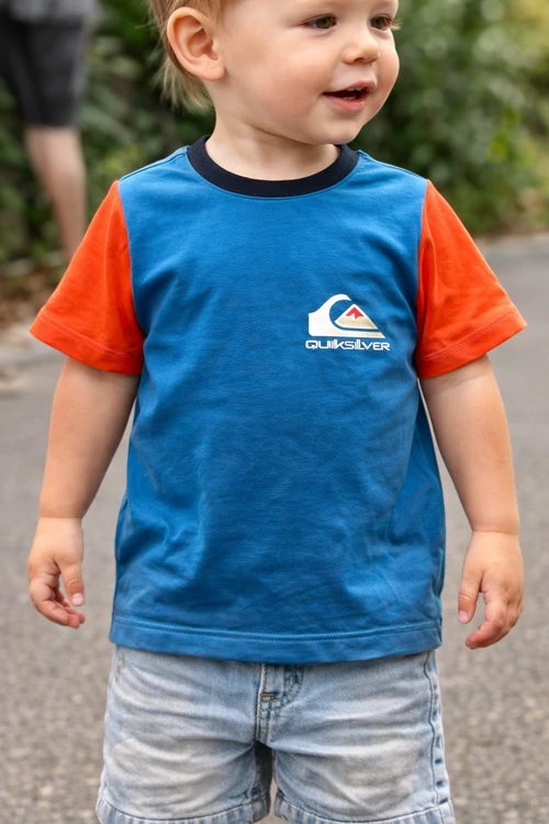 Quiksilver kisfiú póló - 2 év - (Bolti ár: 10.400 Ft)