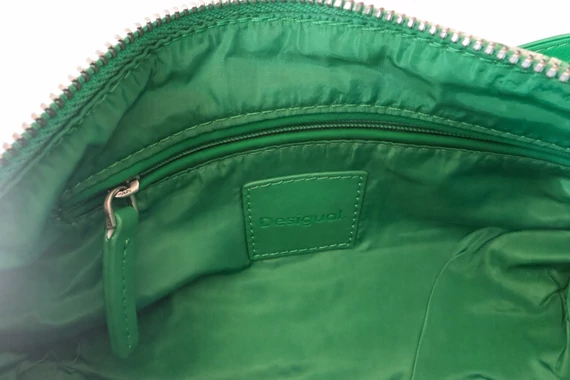 Desigual zöld-fehér mintás crossbody táska