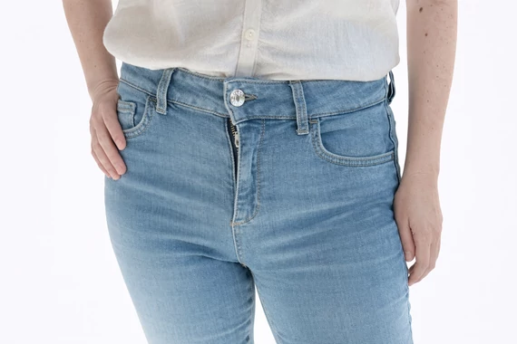 Liu Jo rövid szárú női farmer nadrág - W26/L28 