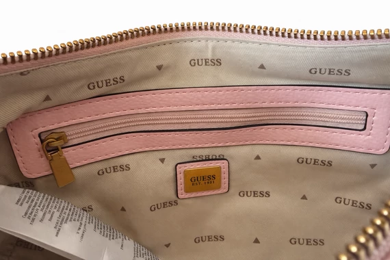 Guess rózsaszín steppelt női táska - láncos pánttal