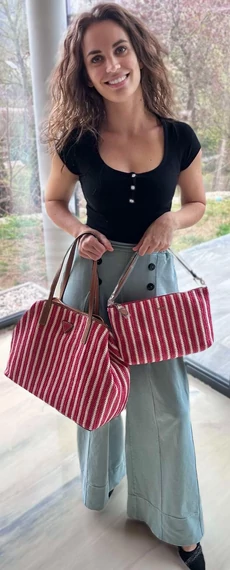 Guess piros csíkos shopper táska szett  (Bolti ára: 66.000 Ft)