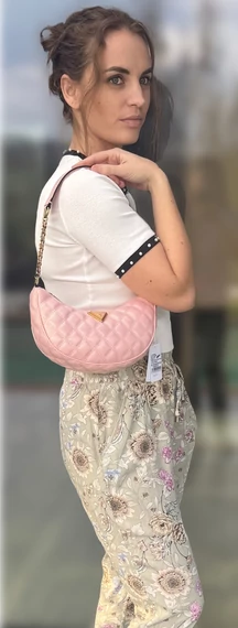 Guess rózsaszín steppelt női táska - láncos pánttal